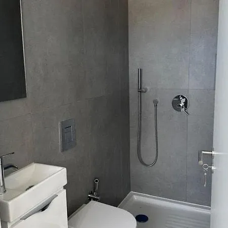 Entire For Tourist Or Family - Grinvel Vakantiehuis