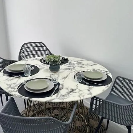 Entire For Tourist Or Family - Grinvel Vakantiehuis