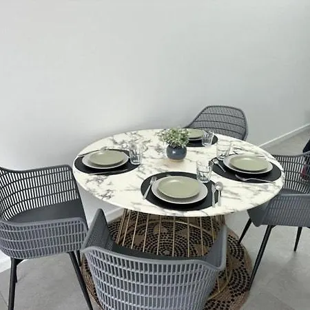 Entire For Tourist Or Family - Grinvel Holiday home